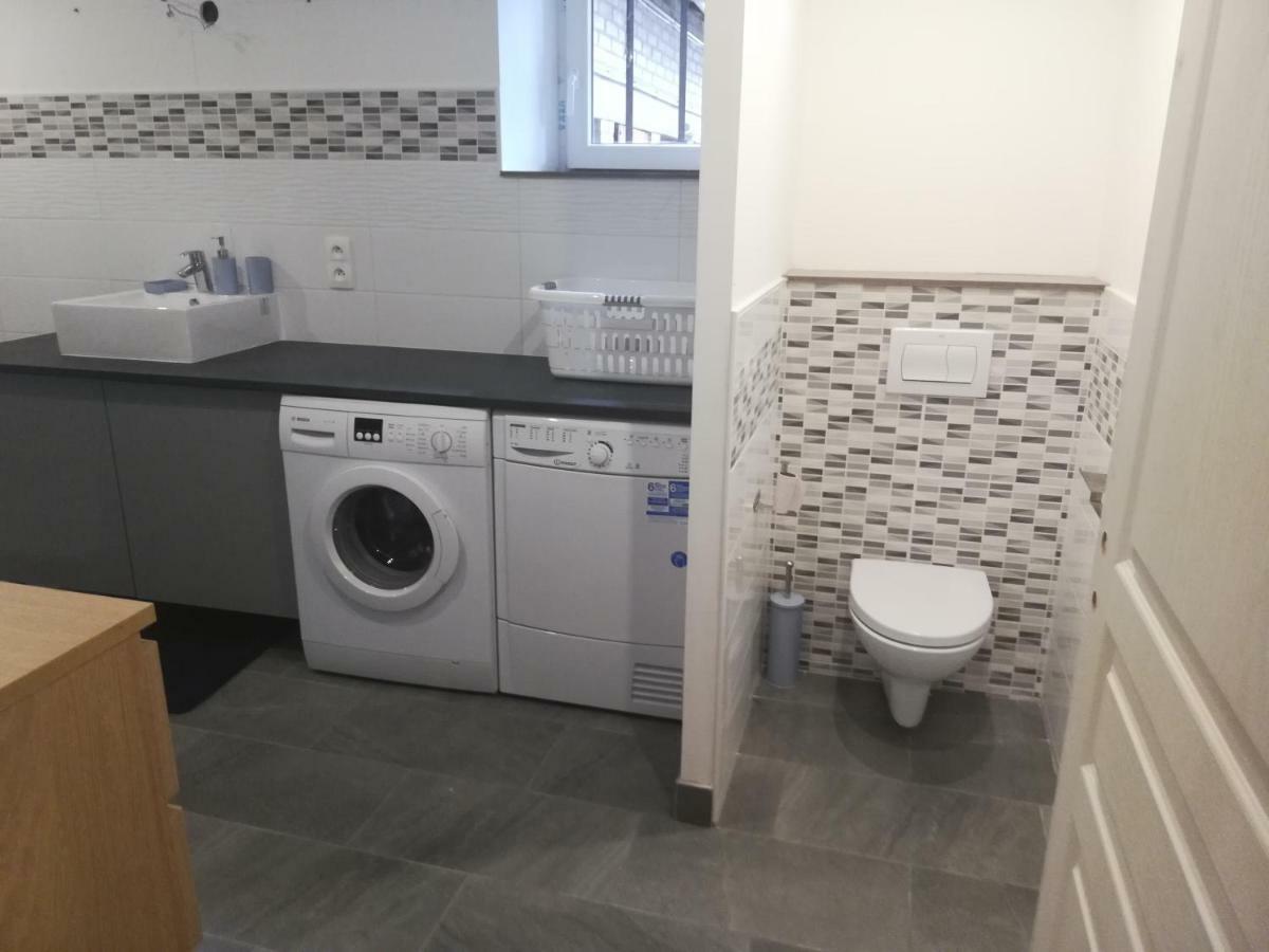 - Gite Appart Orchidée - Coeur de ville - Lunéville - Soirée étape VRP - capacité 1 à 4 personnes - Accès piscine et jardin Exterior foto